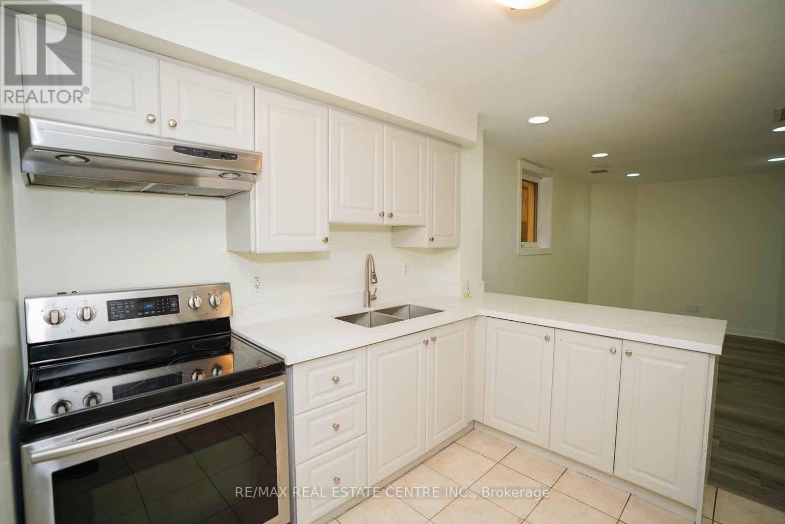 18 HERITAGE DRIVE - 40