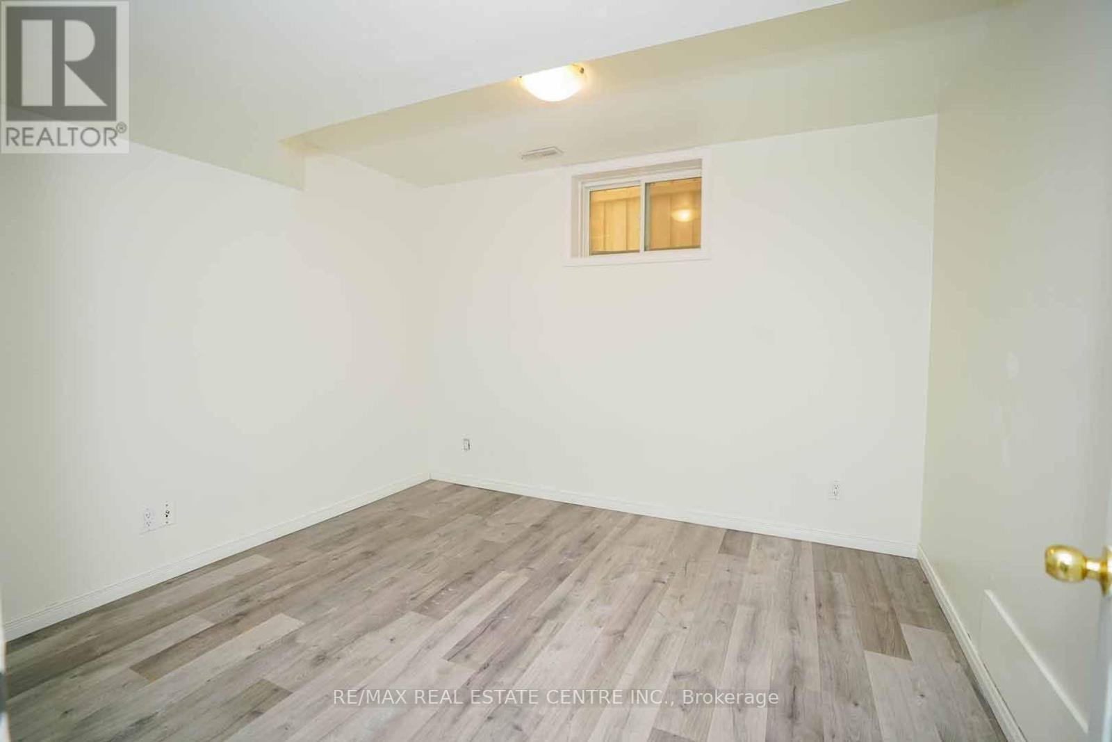 18 HERITAGE DRIVE - 43