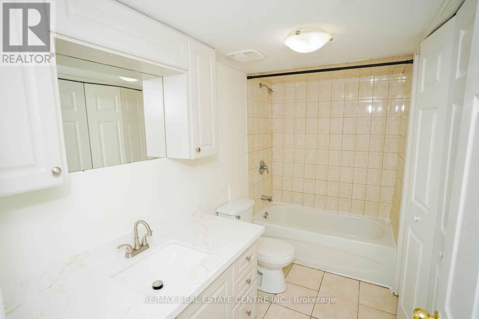 18 HERITAGE DRIVE - 47