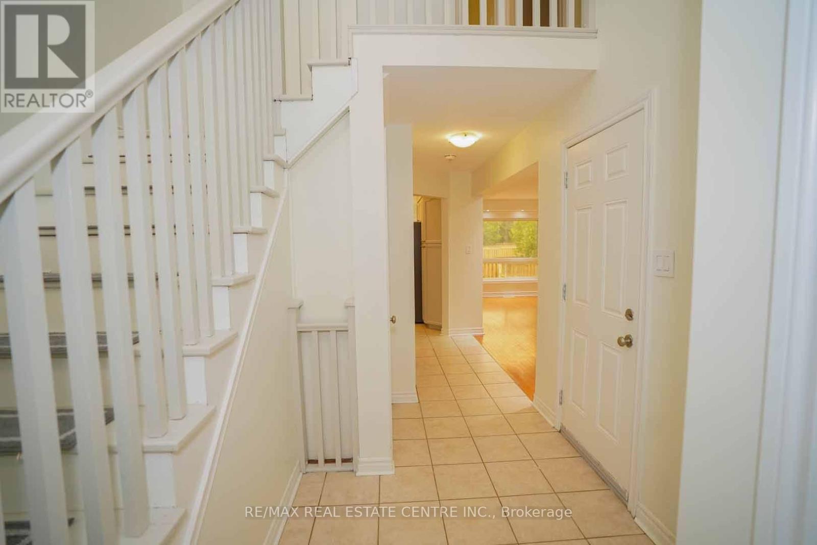 18 HERITAGE DRIVE - 5