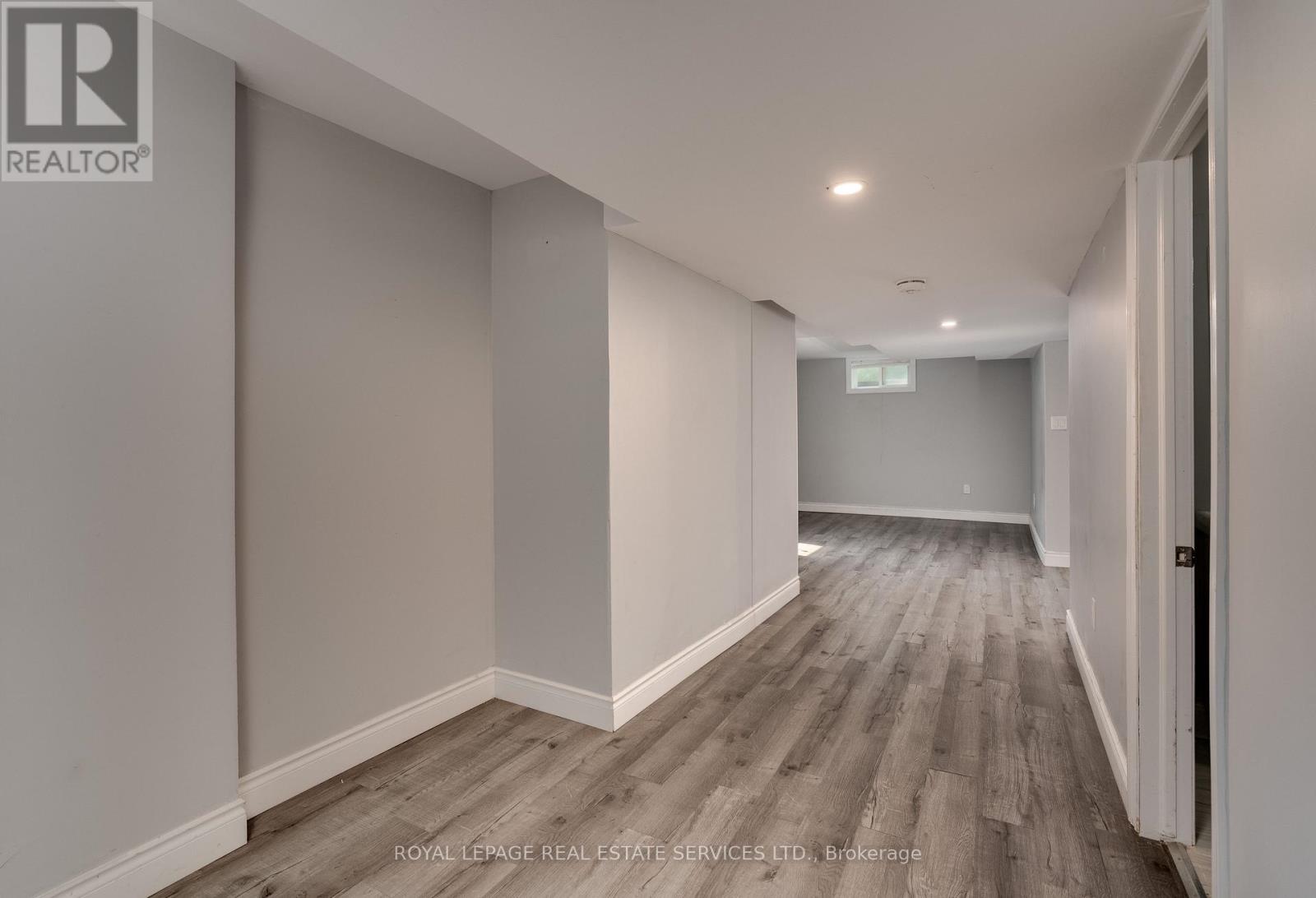 70 ROCHELLE DRIVE - 16