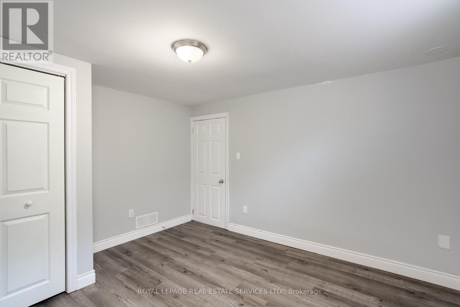 70 ROCHELLE DRIVE - 20