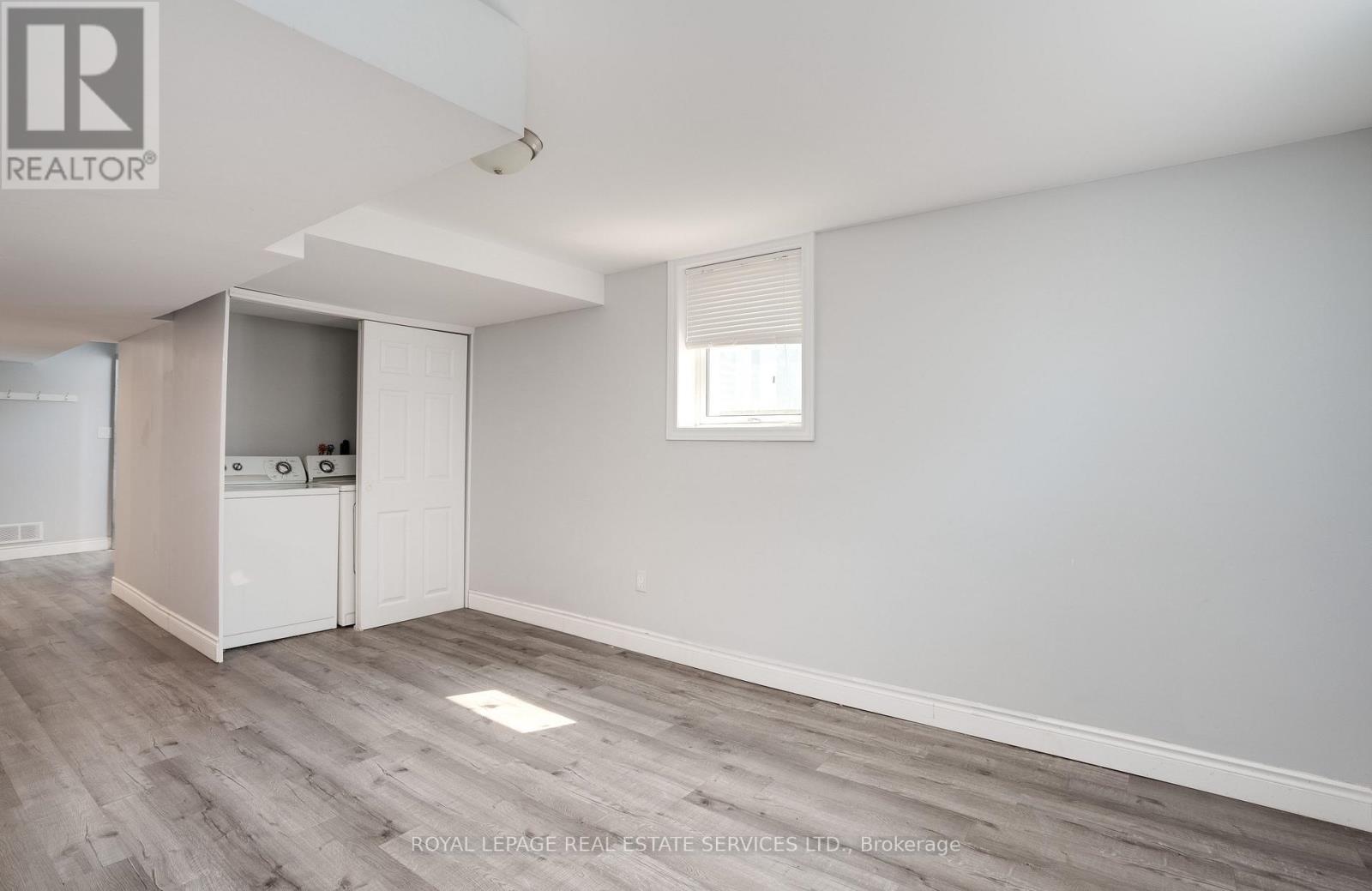 70 ROCHELLE DRIVE - 21