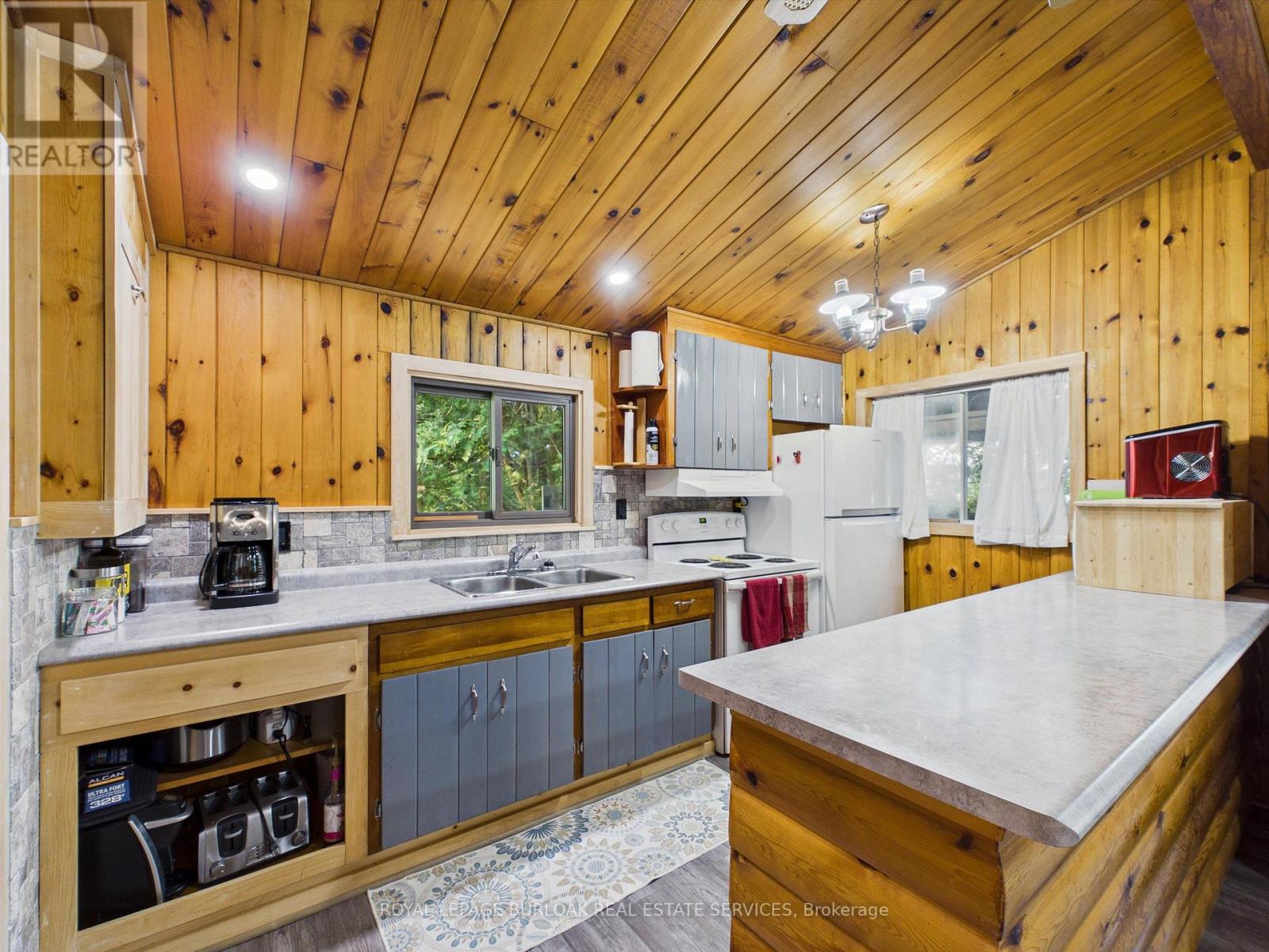 224 FAWN ROAD N - 14