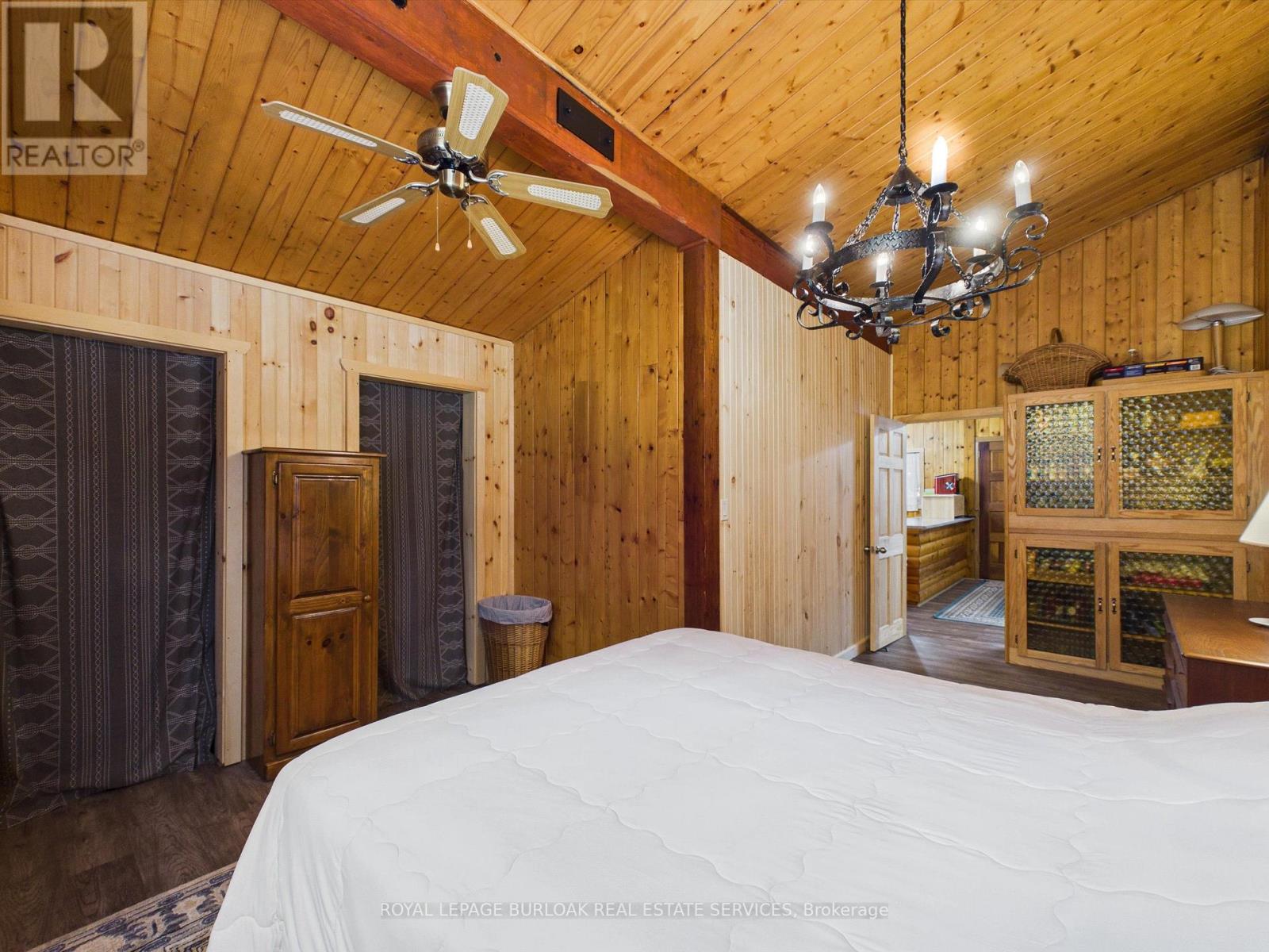 224 FAWN ROAD N - 19
