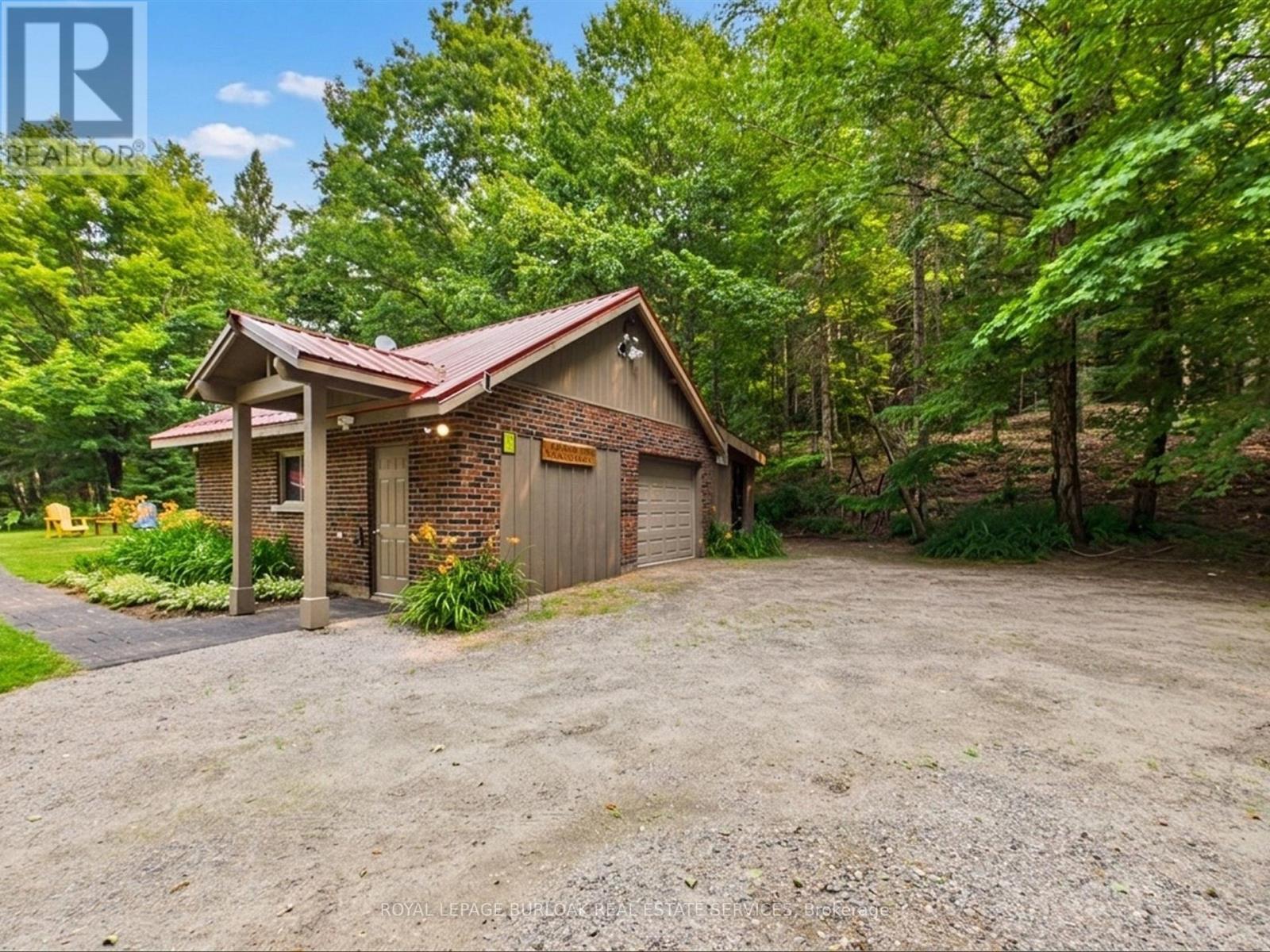 224 FAWN ROAD N - 26