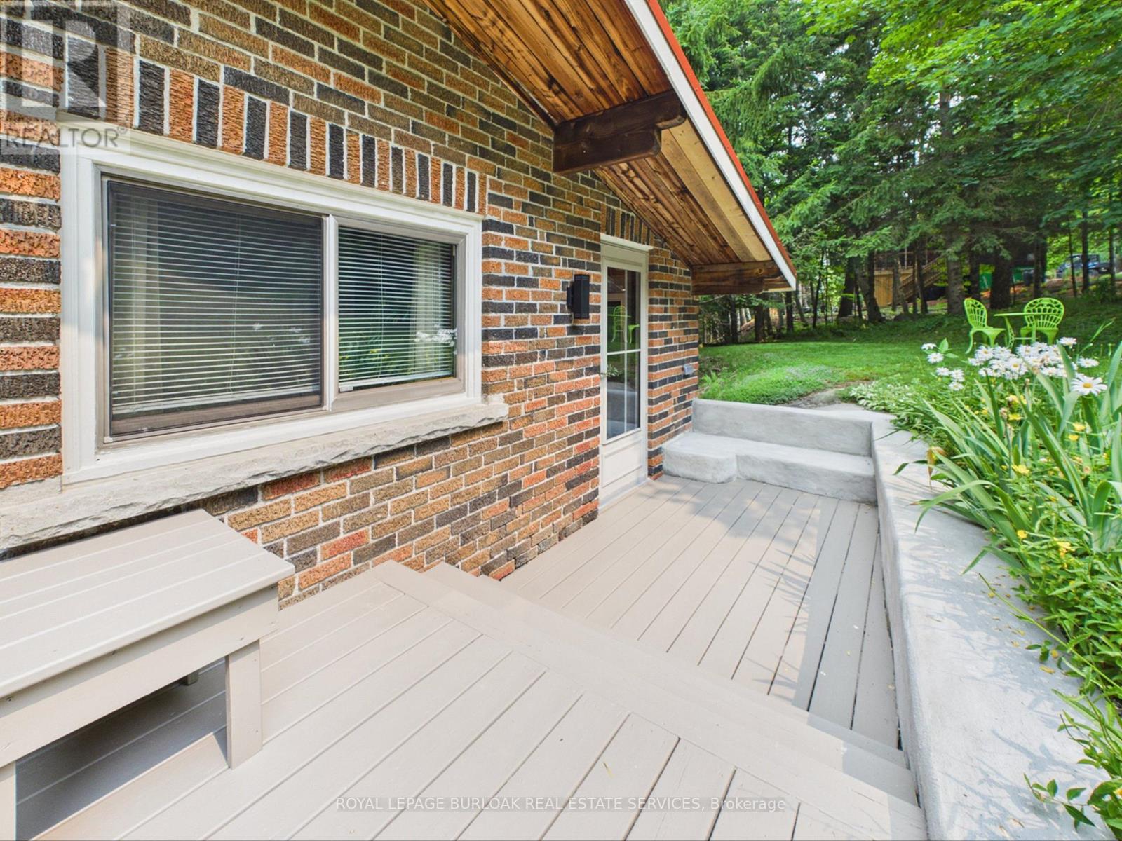 224 FAWN ROAD N - 3