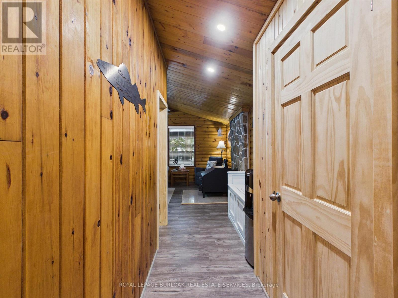 224 FAWN ROAD N - 5