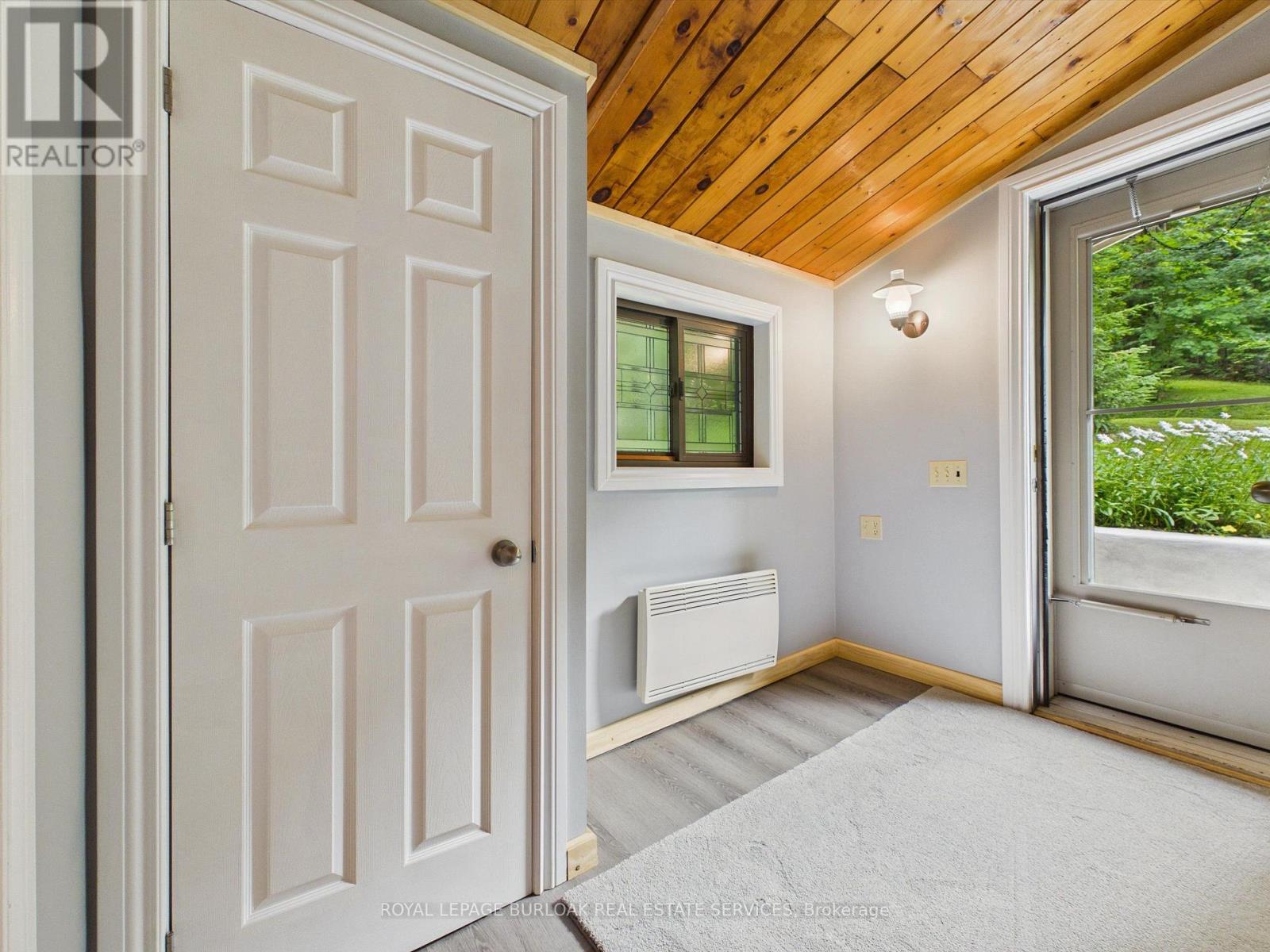 224 FAWN ROAD N - 6