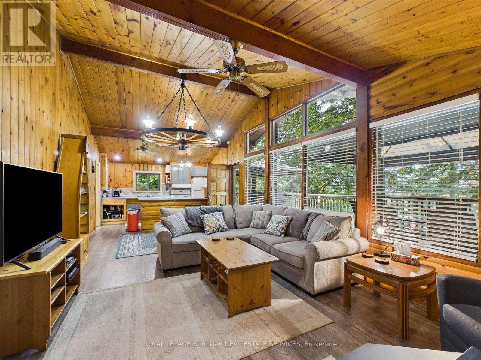 224 FAWN ROAD N - 8