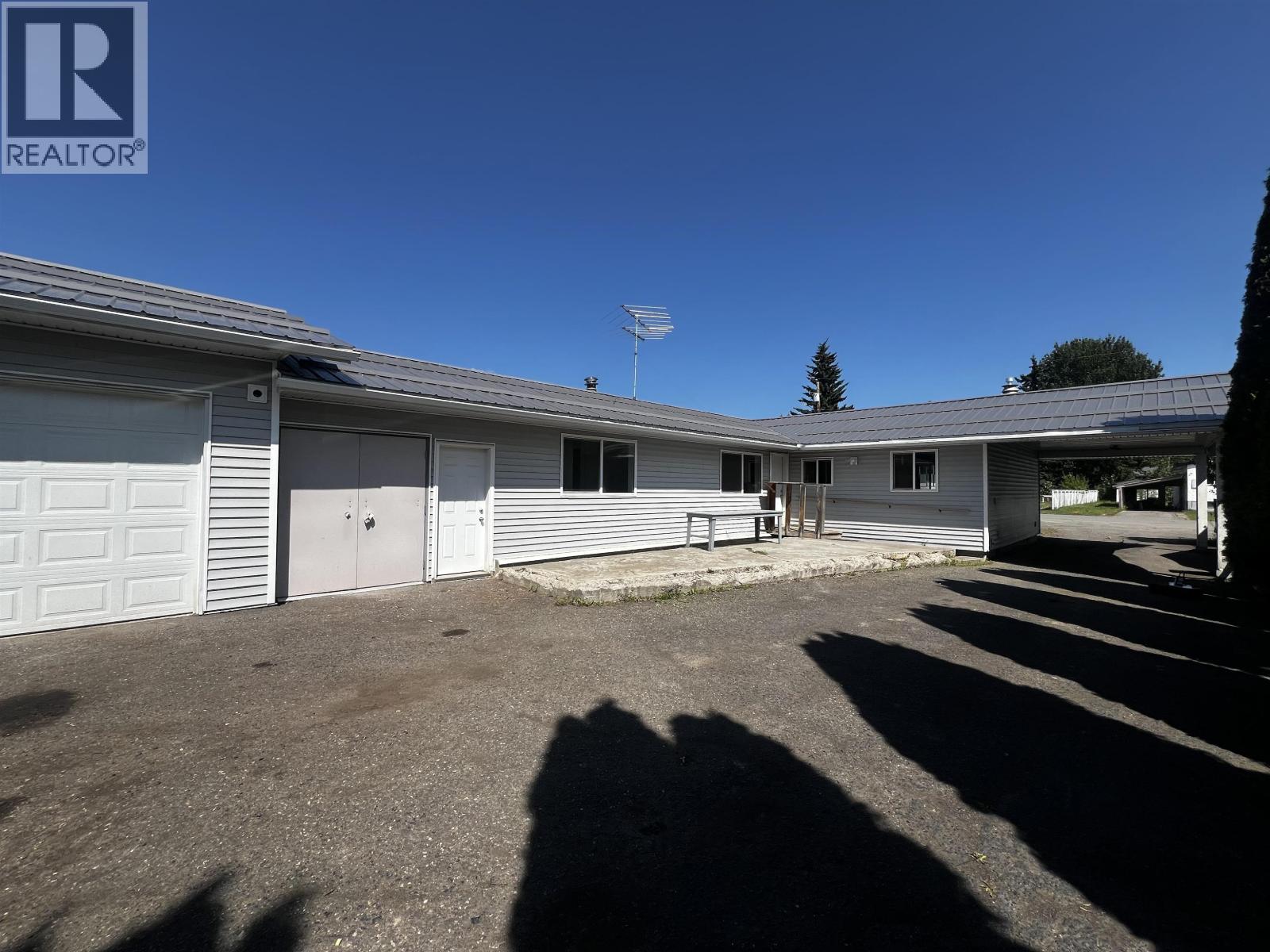 237 E 3RD AVENUE, Fort St. James — photo 3