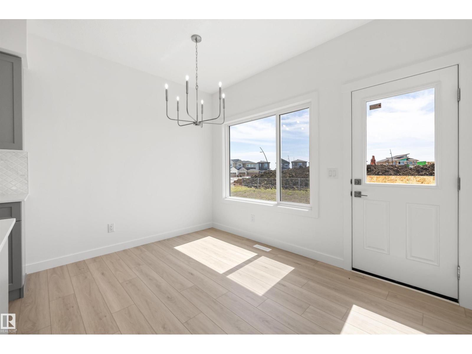 18923 28 AV NW - 13