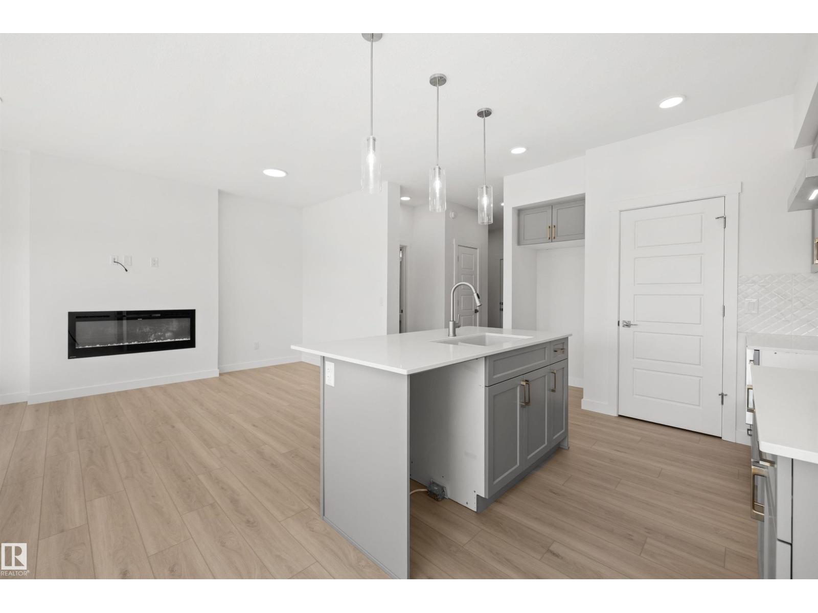18923 28 AV NW - 19