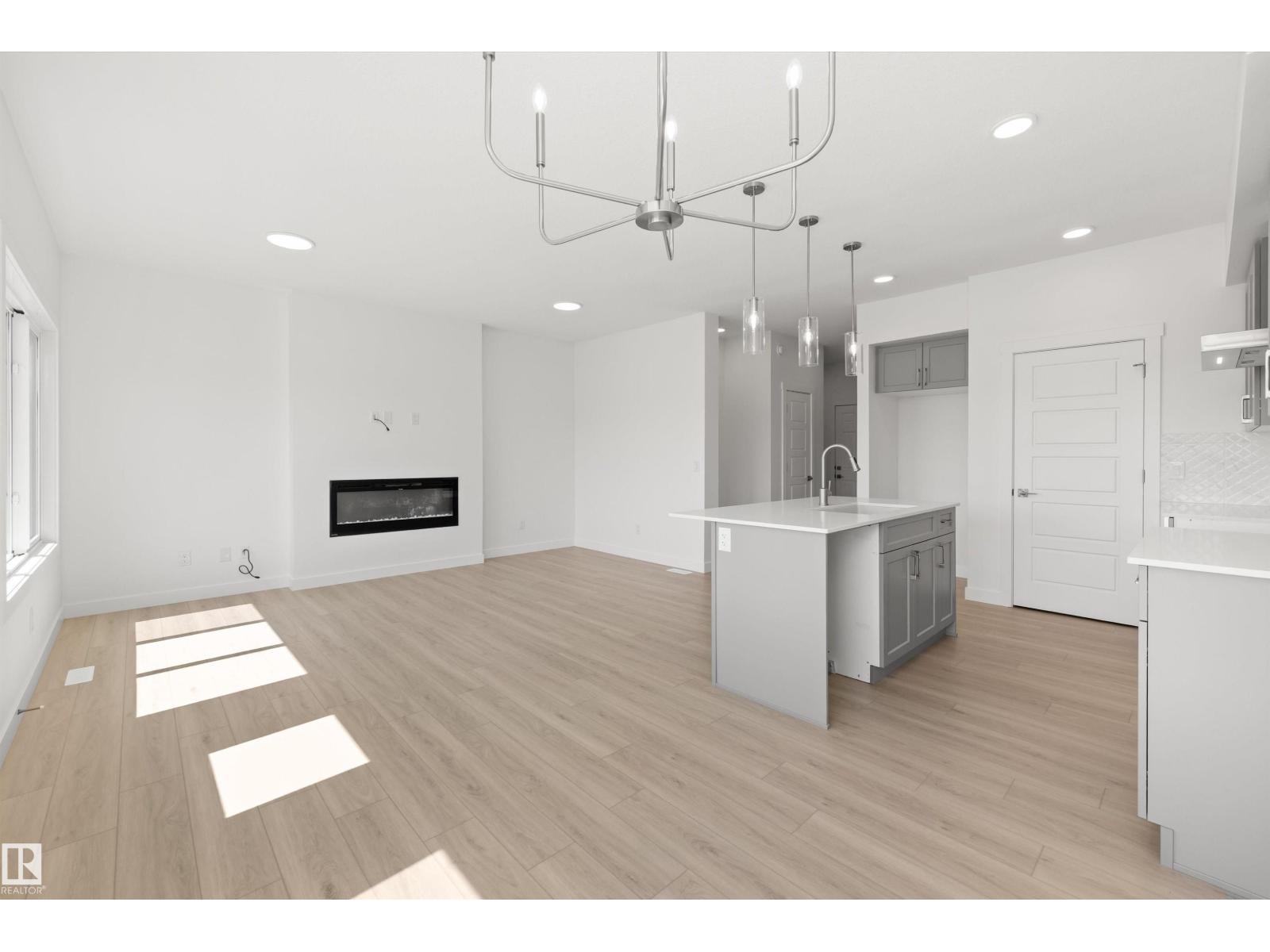 18923 28 AV NW - 15