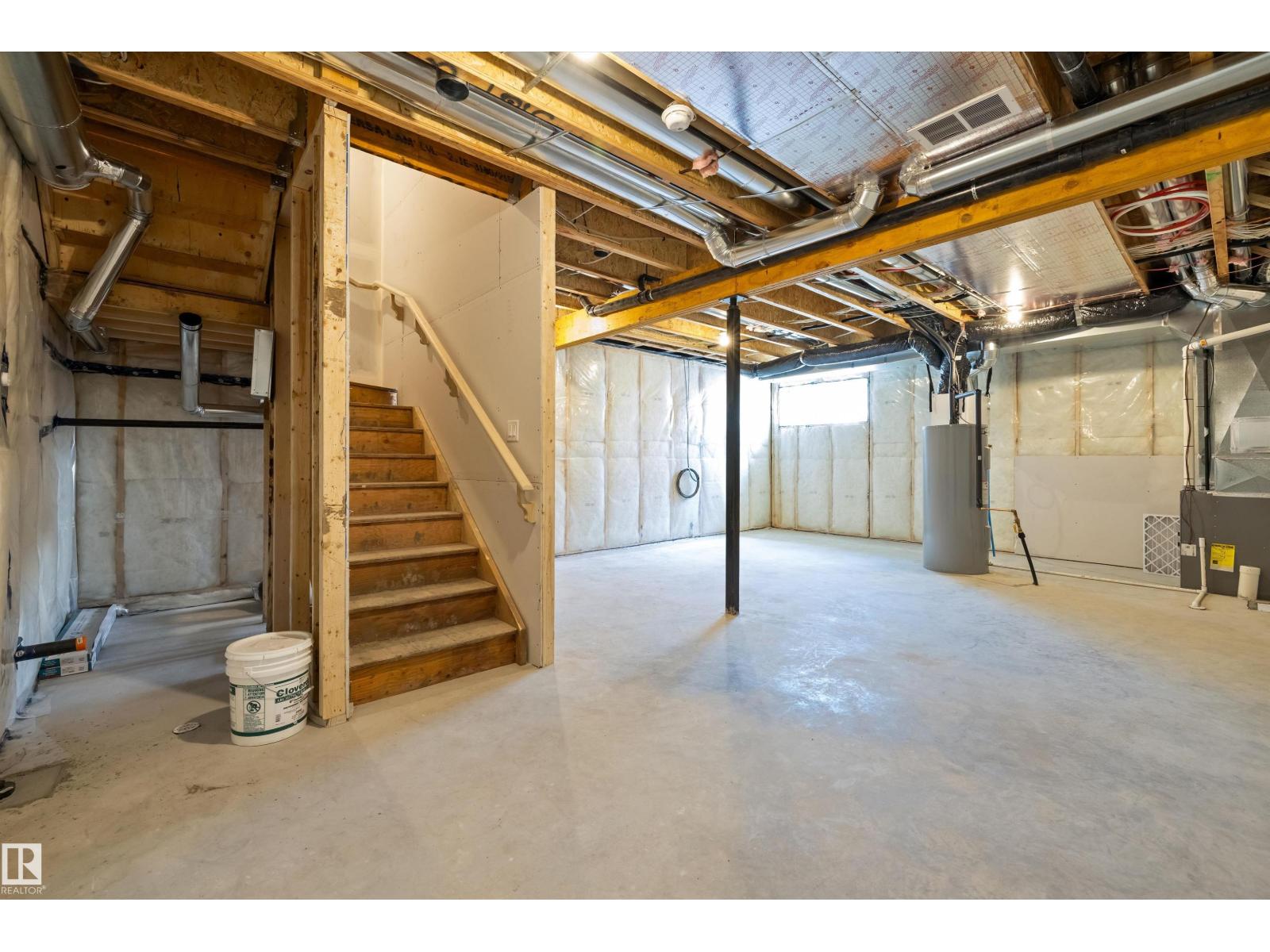 18923 28 AV NW - 40