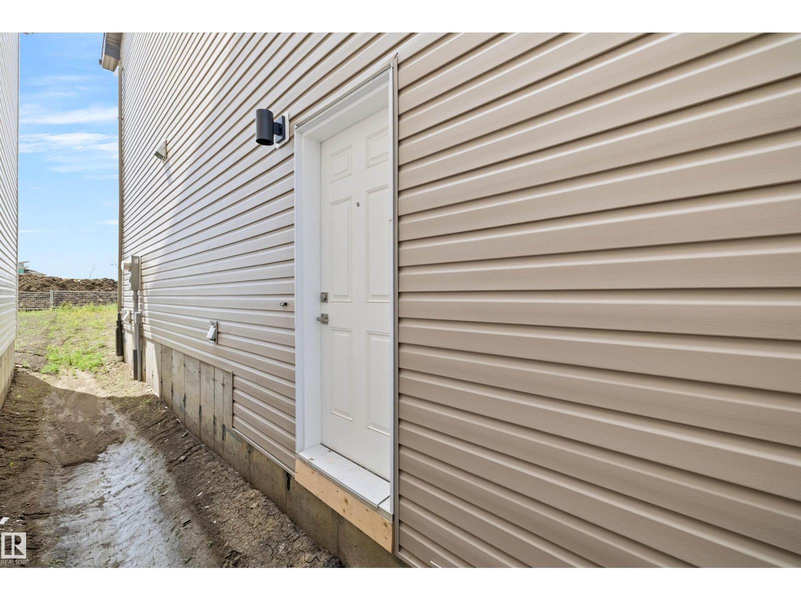 18923 28 AV NW - 42