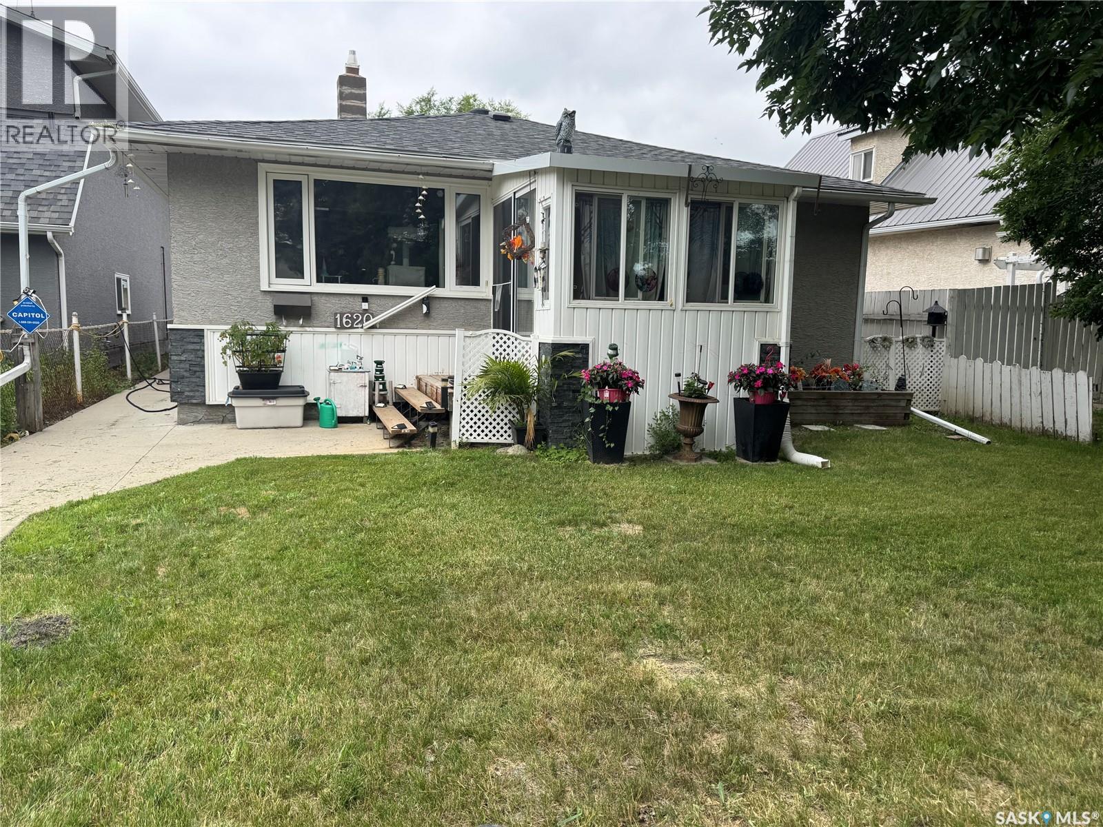 1620 Rothwell STREET - 1