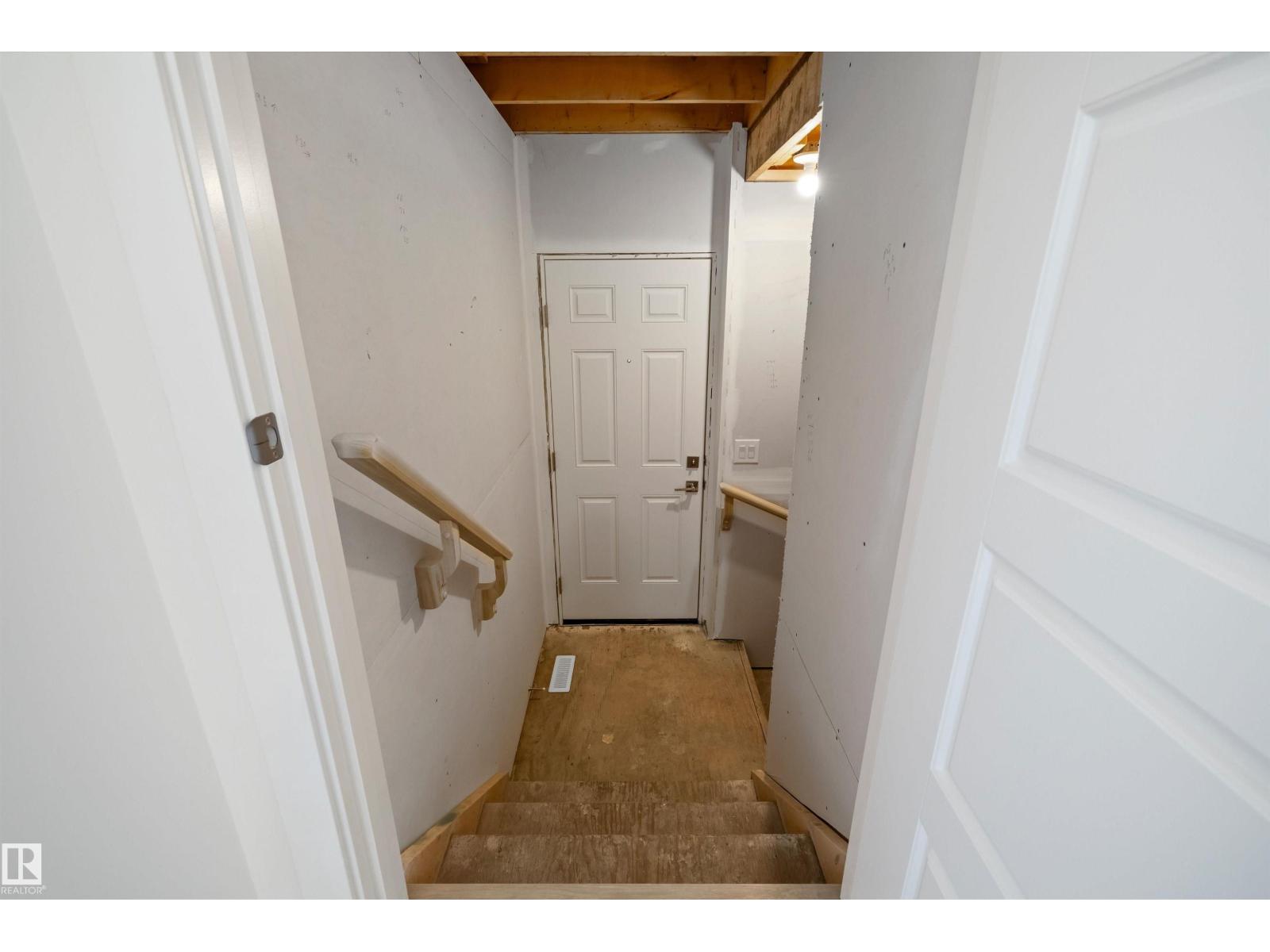 18923 28 AV NW - 39