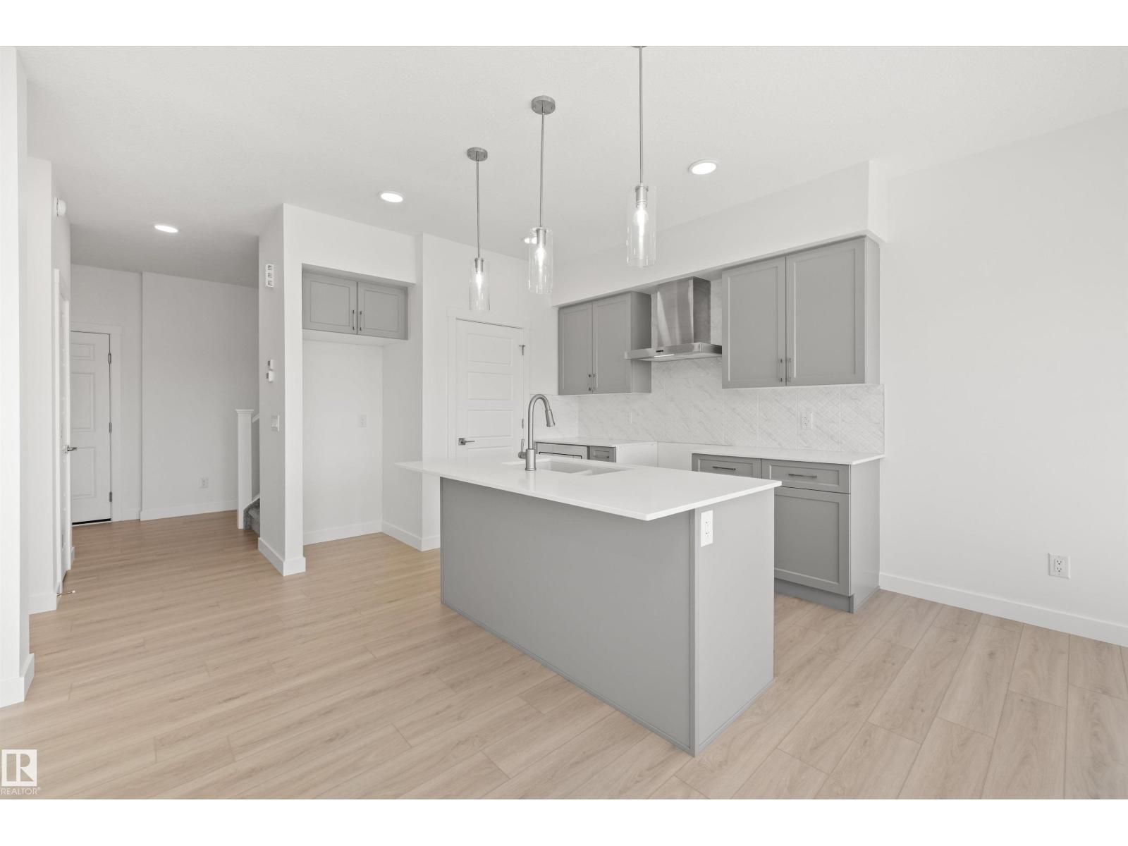 18923 28 AV NW - 16