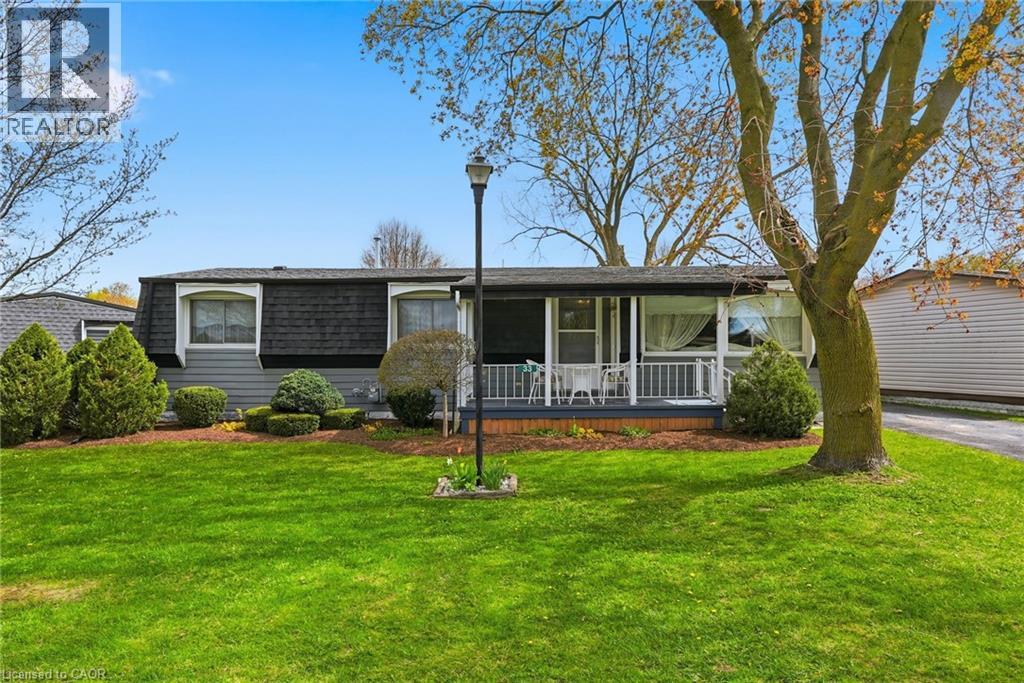 33 FAIRVIEW Crescent - 1