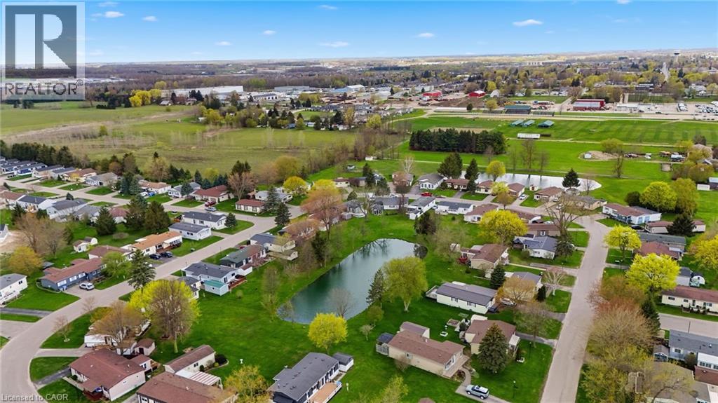 33 FAIRVIEW Crescent - 32