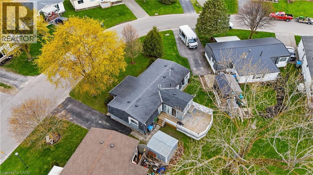 33 FAIRVIEW Crescent - 30