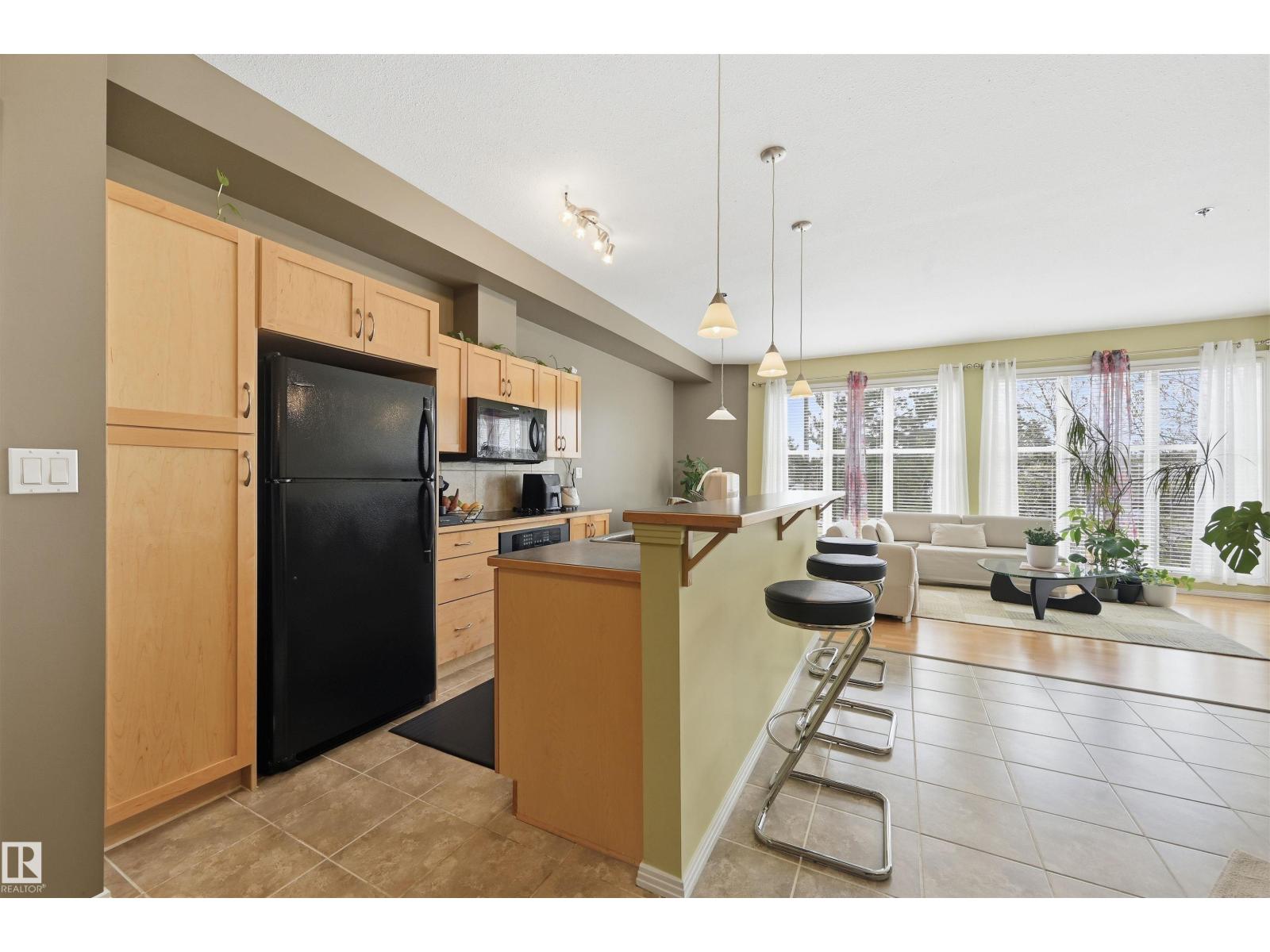 #248 4827 104A ST NW - 11