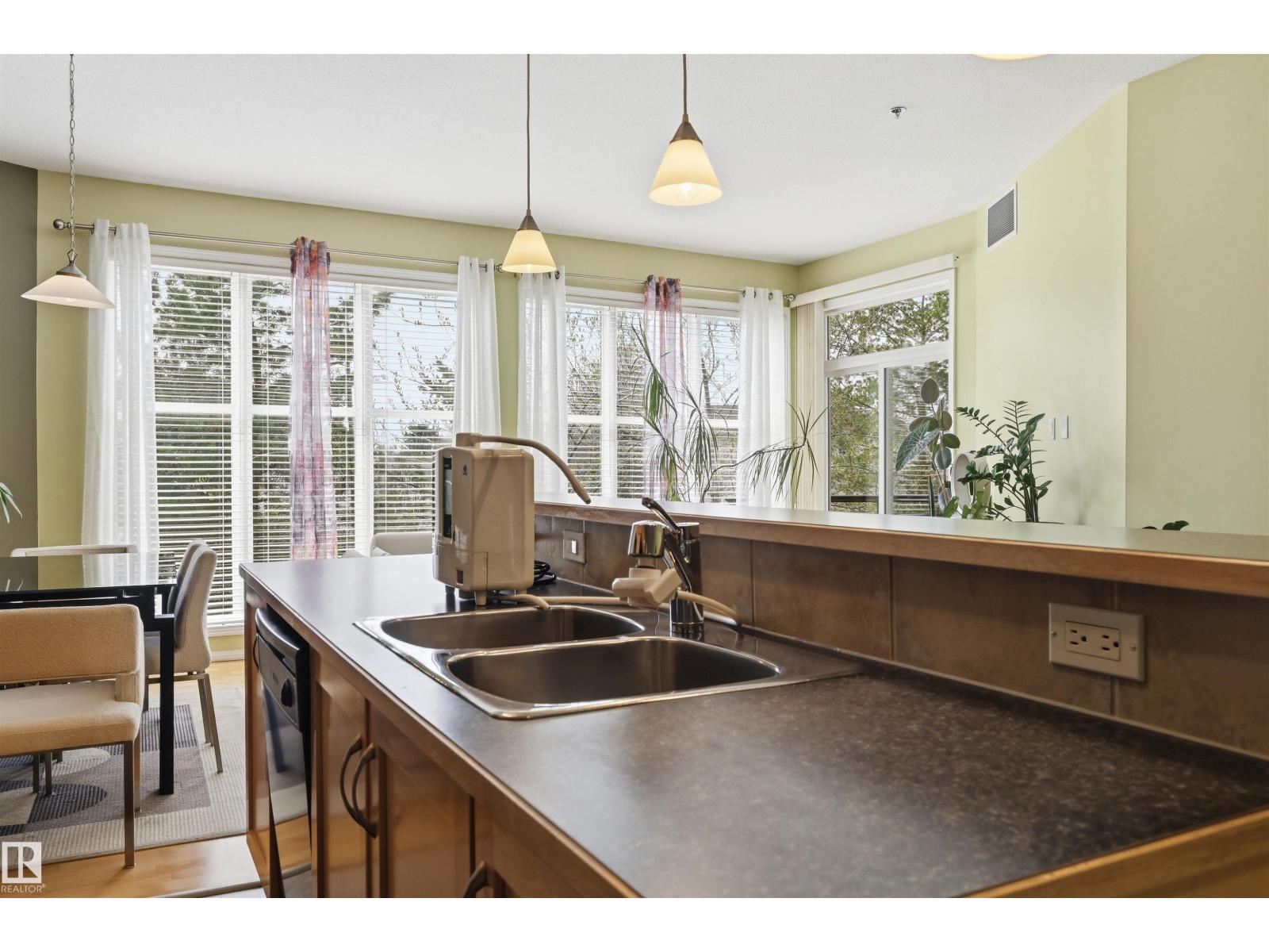 #248 4827 104A ST NW - 12