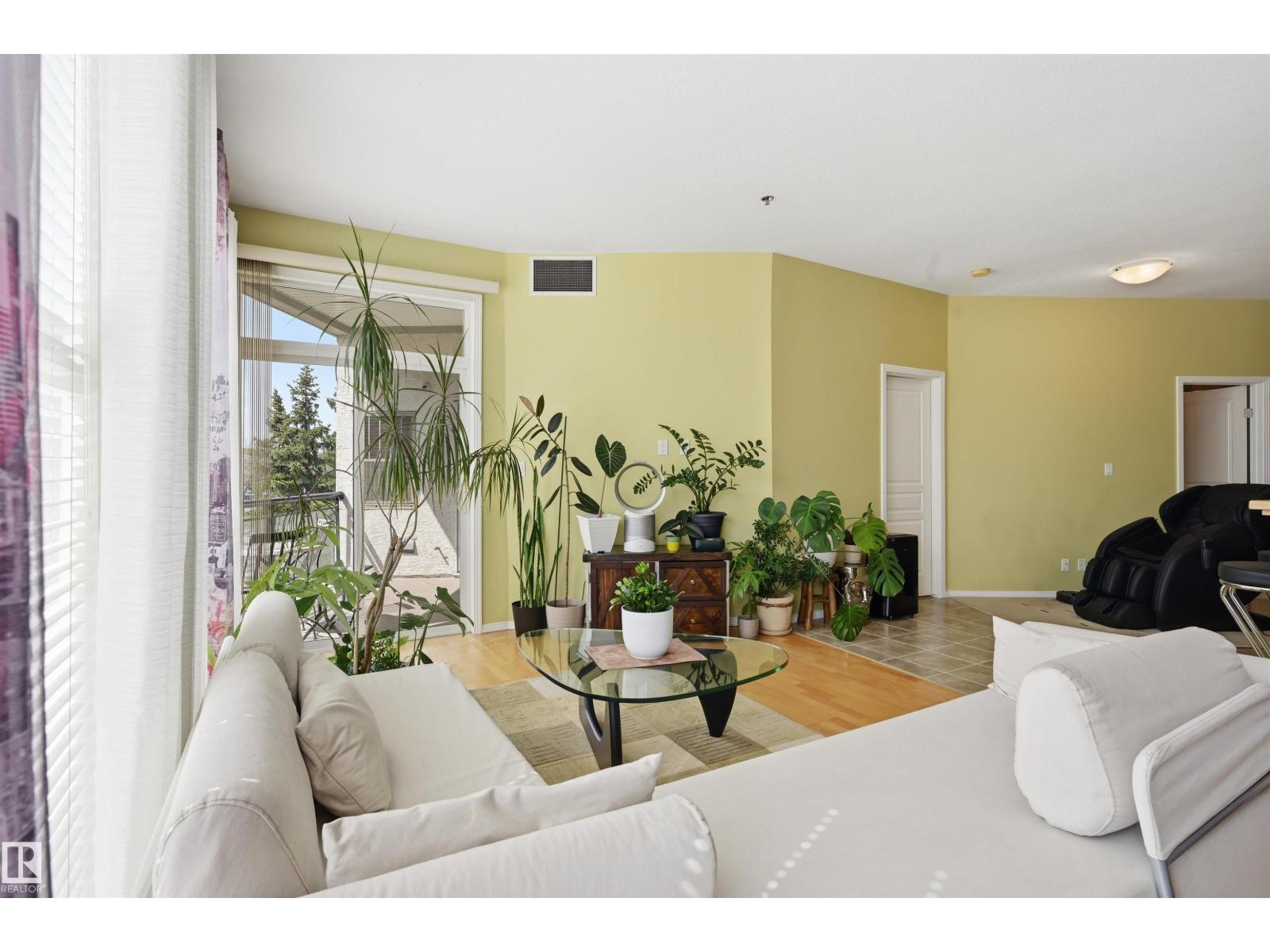 #248 4827 104A ST NW - 8