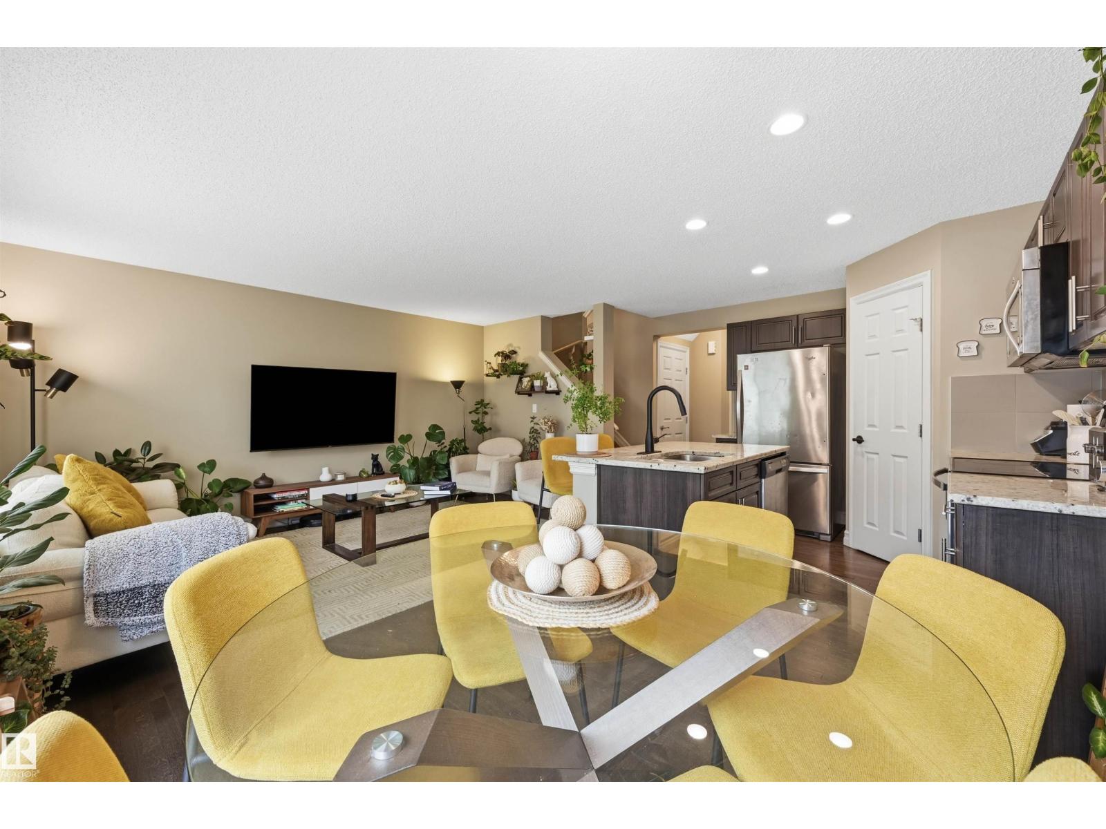 #11 5317 3 AV SW - 15