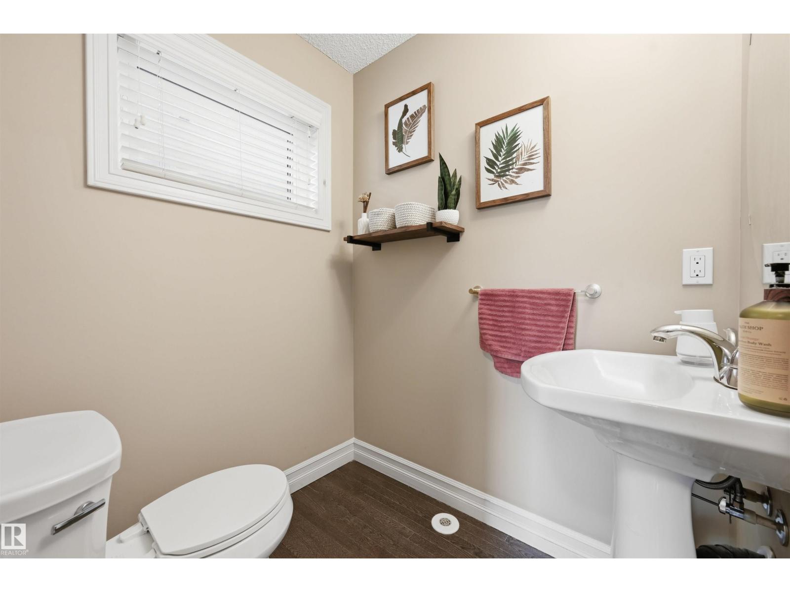 #11 5317 3 AV SW - 16