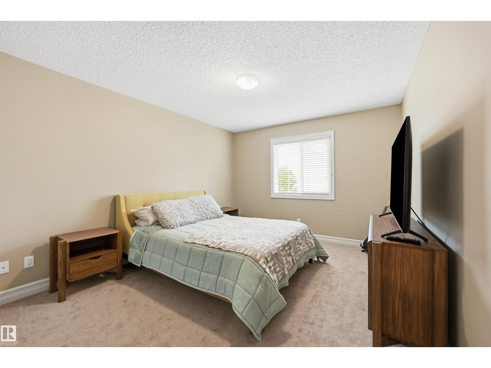 #11 5317 3 AV SW - 24