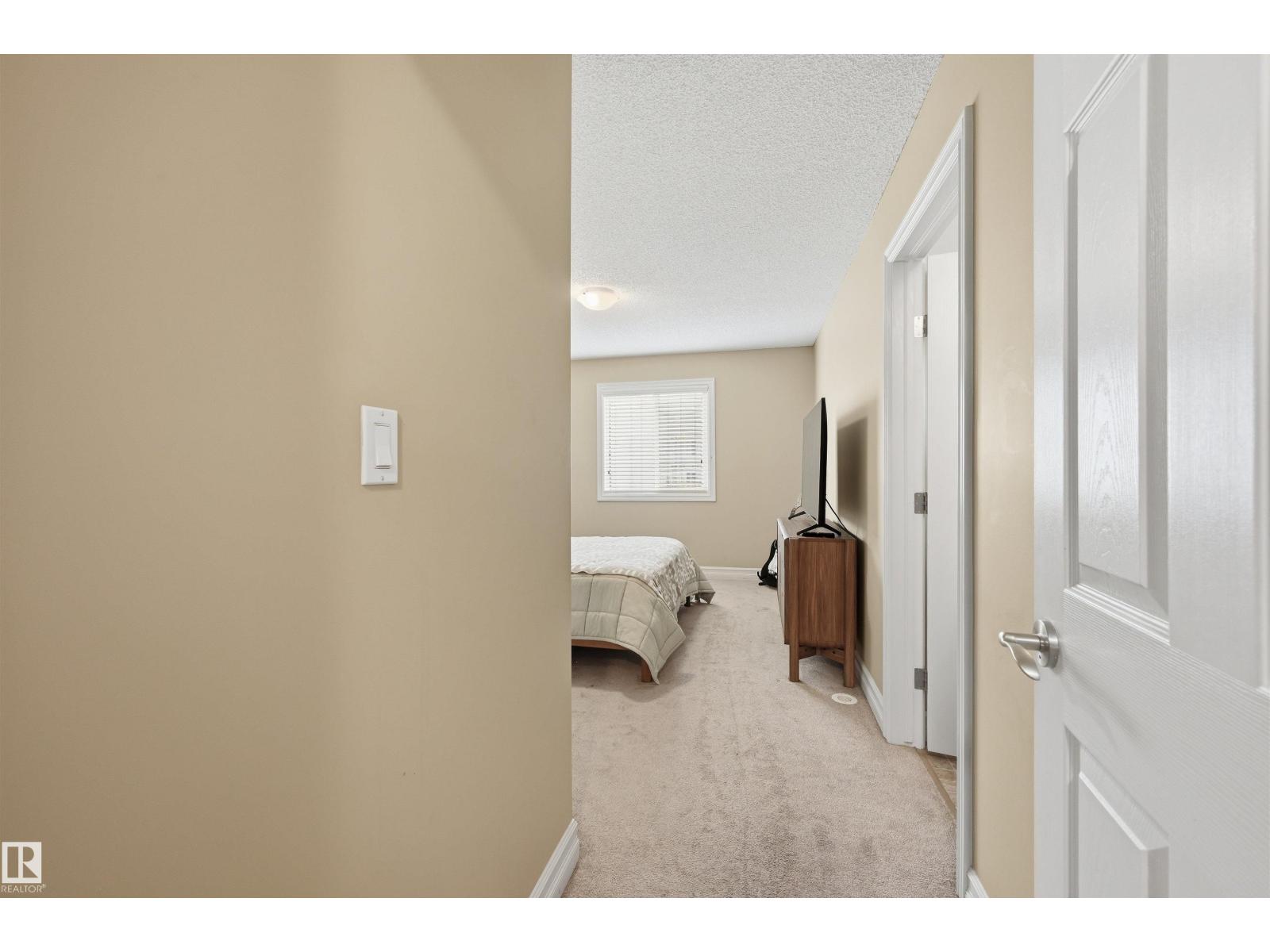 #11 5317 3 AV SW - 23
