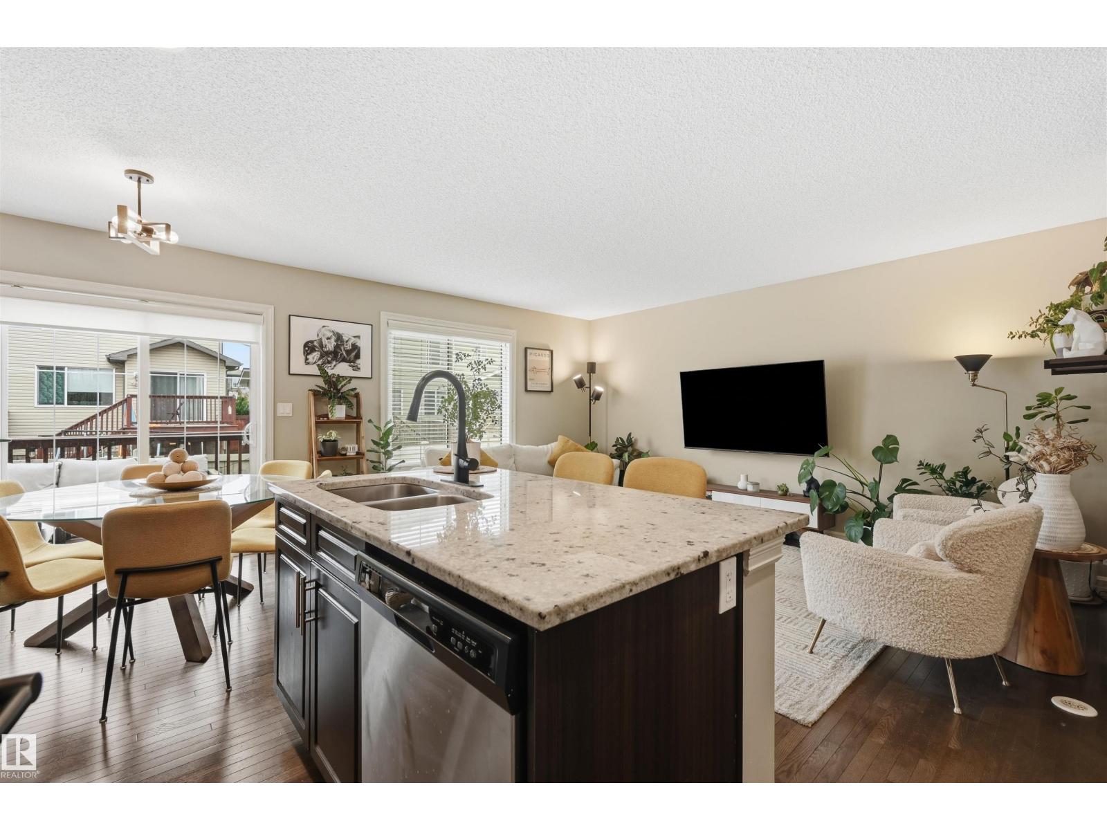 #11 5317 3 AV SW - 13