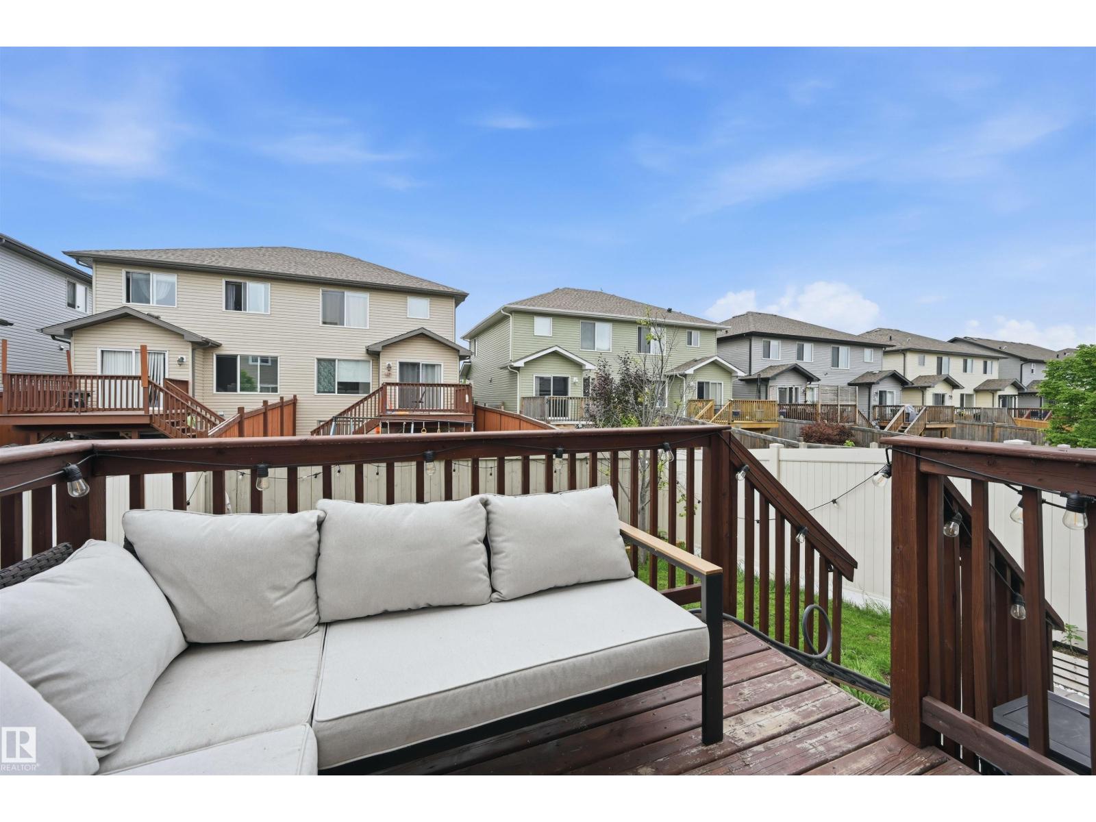#11 5317 3 AV SW - 32