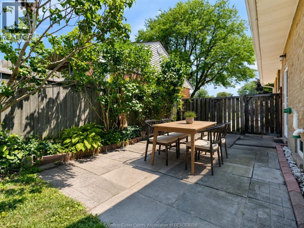 3800 ROSEMOUNT AVENUE - 21