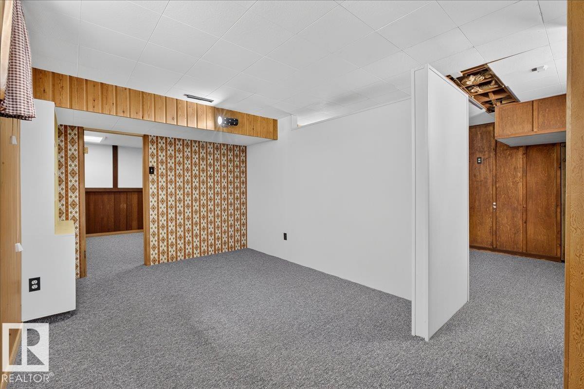 8515 56 ST NW - 36