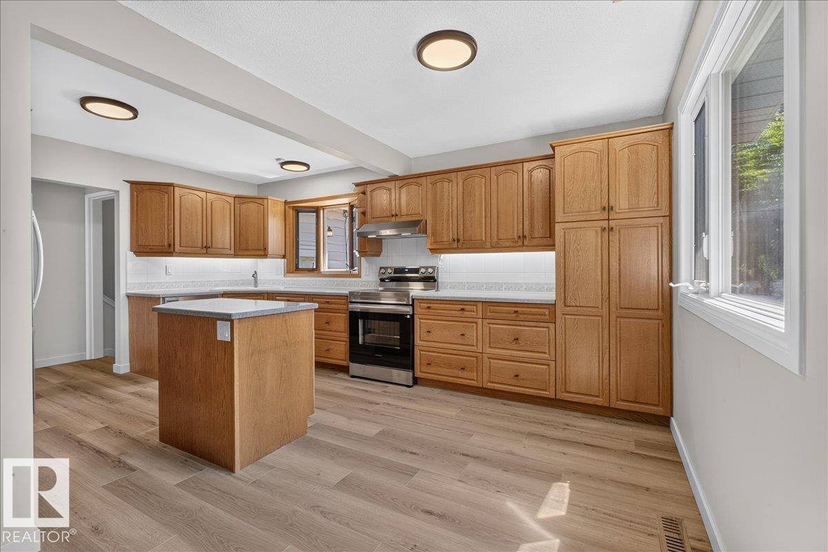 8515 56 ST NW - 12
