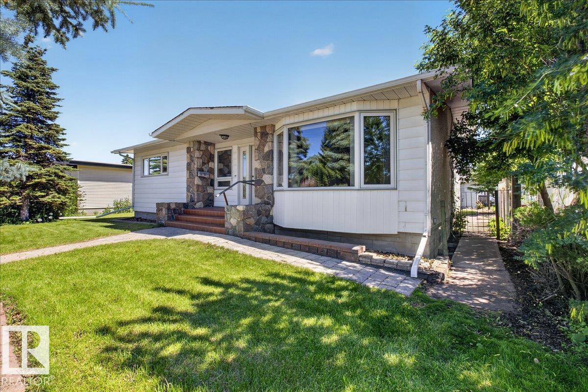 8515 56 ST NW - 4