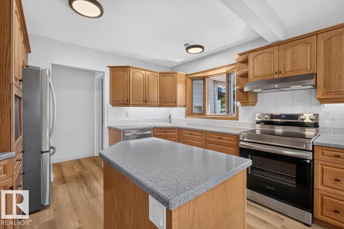 8515 56 ST NW - 14
