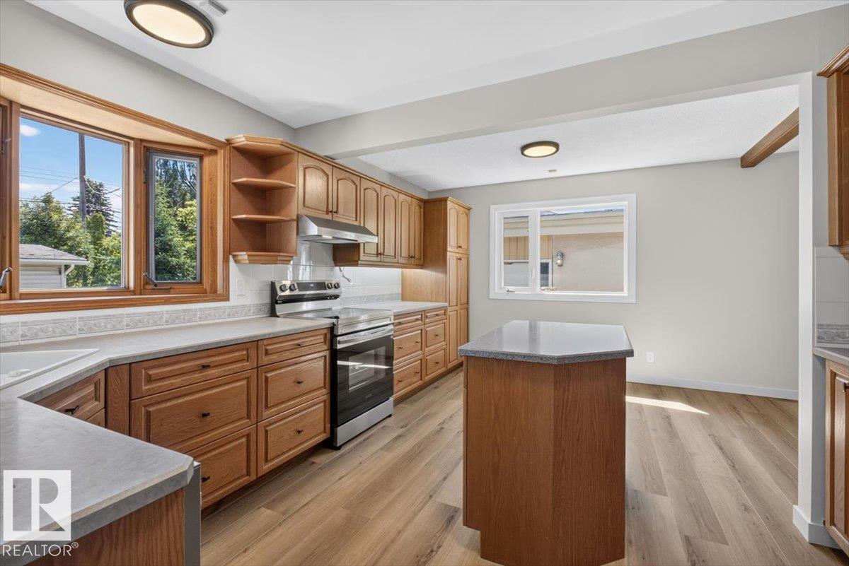8515 56 ST NW - 17