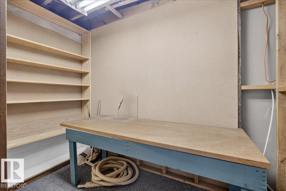 8515 56 ST NW - 42
