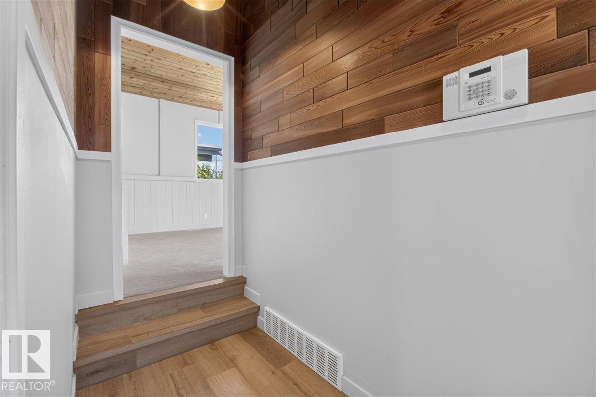 8515 56 ST NW - 28