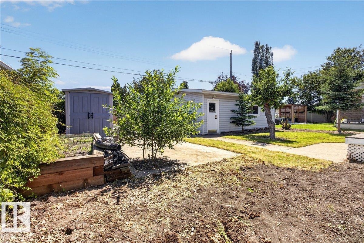 8515 56 ST NW - 56
