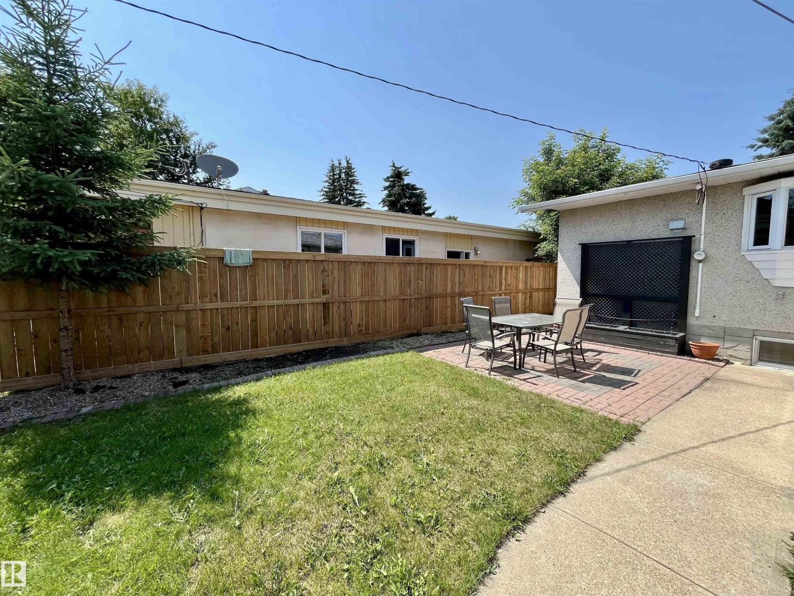 8515 56 ST NW - 54