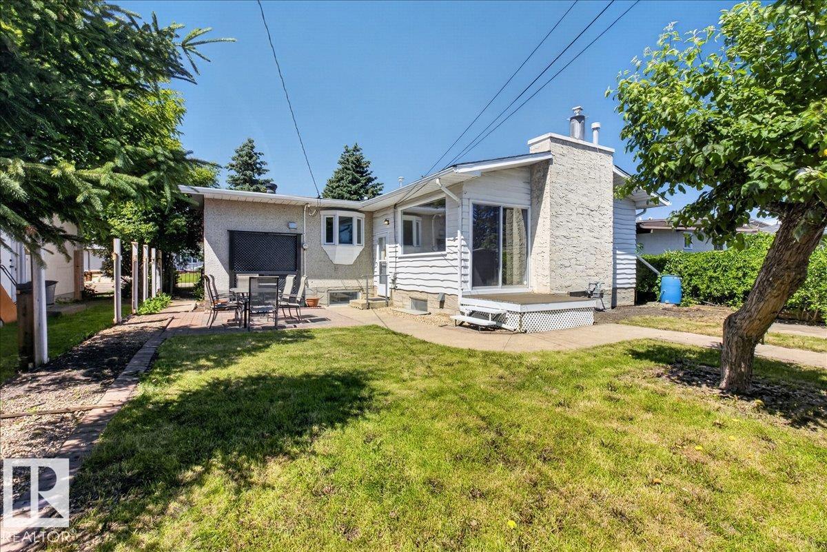 8515 56 ST NW - 52