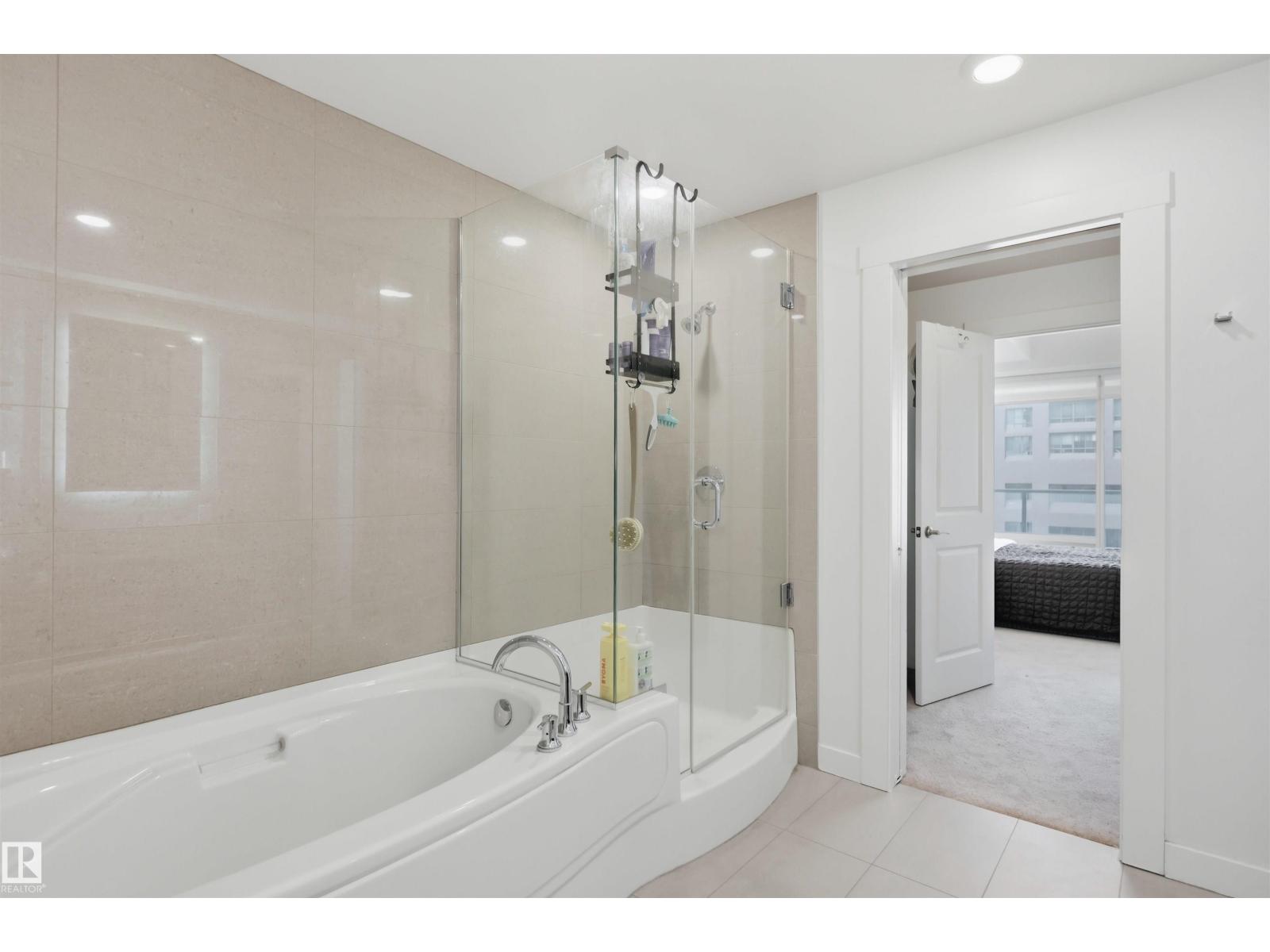 #2002 9720 106 ST NW - 17