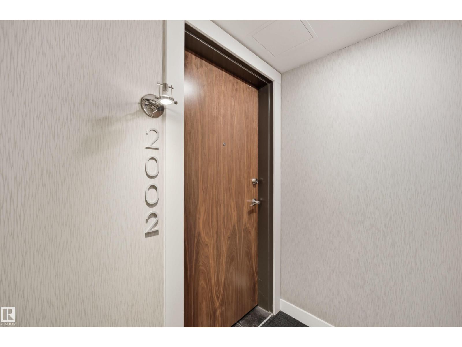 #2002 9720 106 ST NW - 21