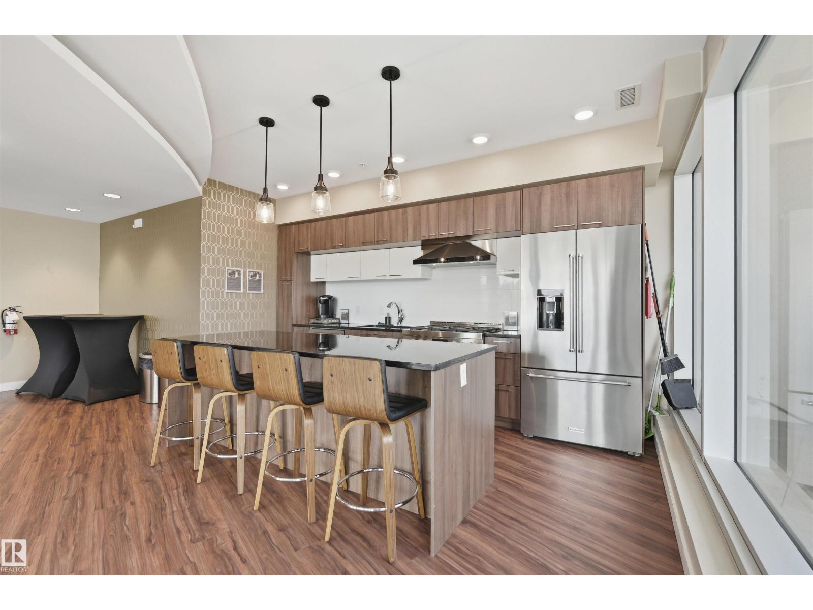 #2002 9720 106 ST NW - 30