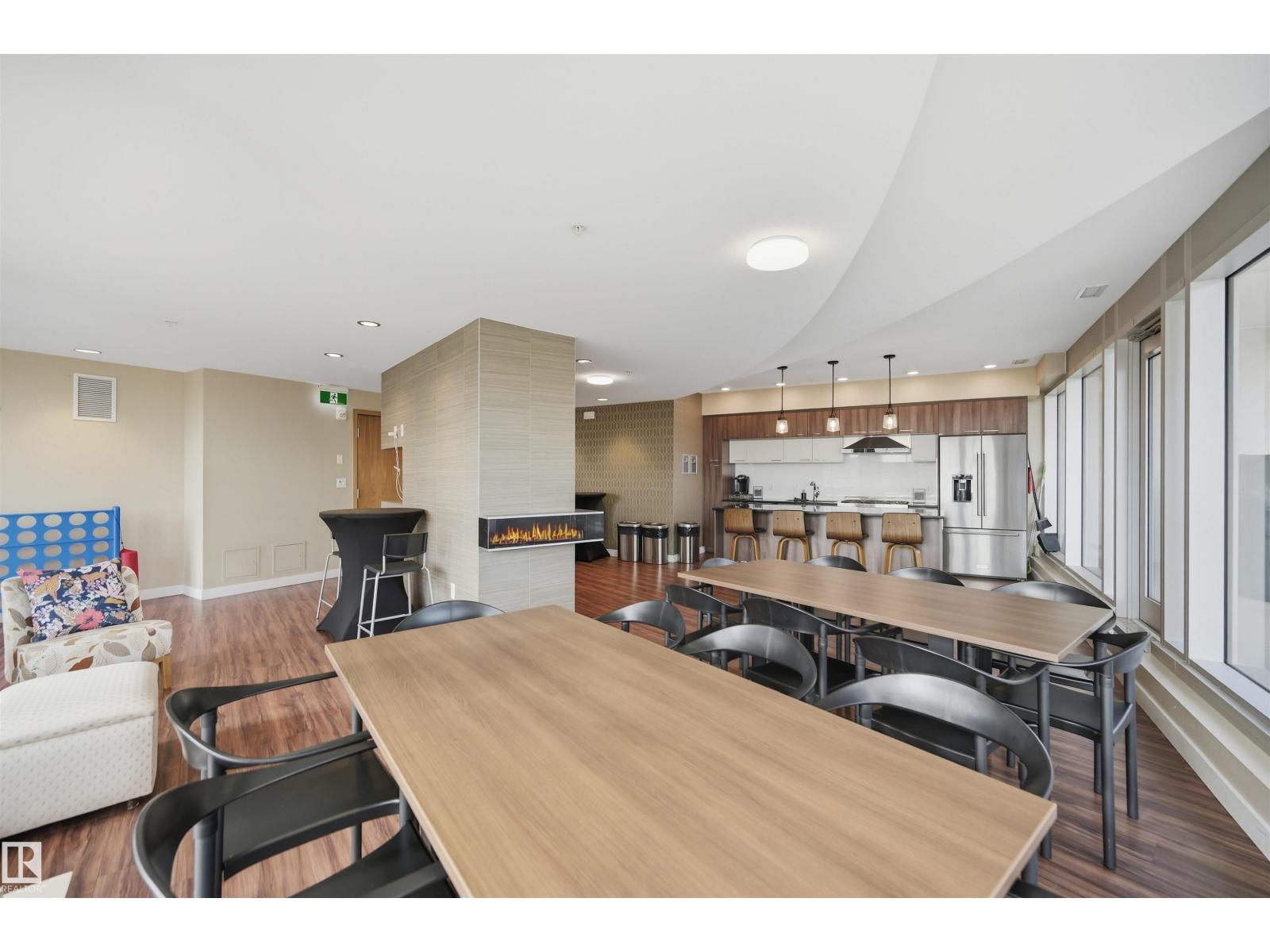 #2002 9720 106 ST NW - 32